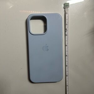 light blue apple iphone pro case